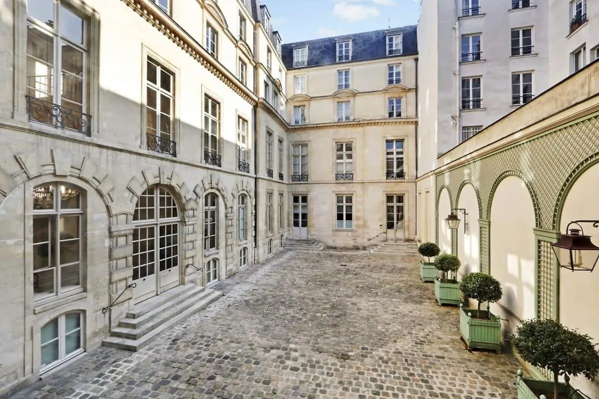 Διαμέρισμα Classy Bourgeois - Chic 2 Bedroom Apt In Le Marais Παρίσι