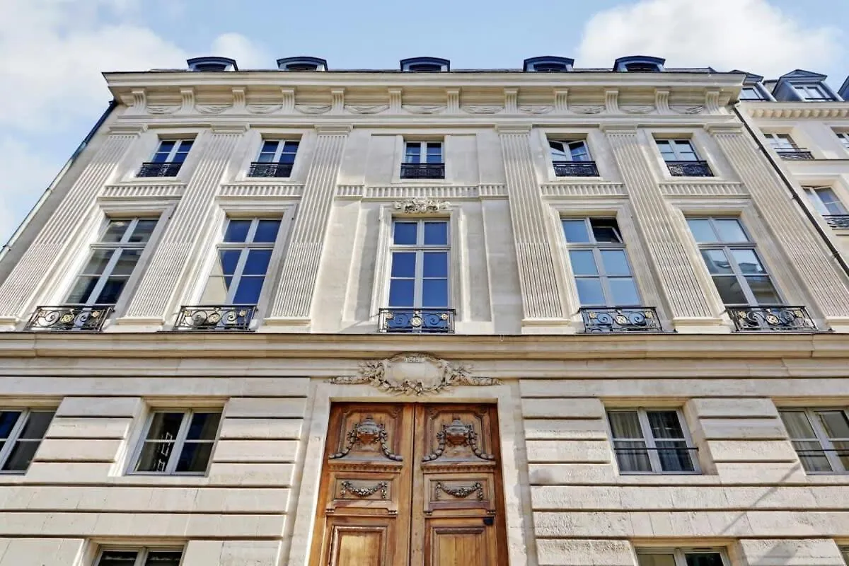 Classy Bourgeois - Chic 2 Bedroom Apt In Le Marais Párizs 0*,