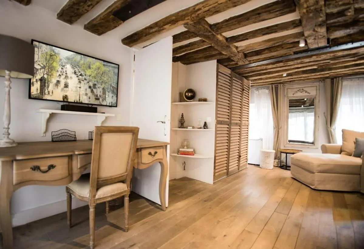 Classy Bourgeois - Chic 2 Bedroom Apt In Le Marais Párizs